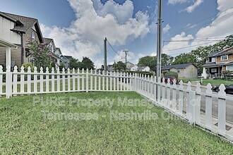 1011B Caldwell Ave in Nashville, TN - Building Photo - Building Photo