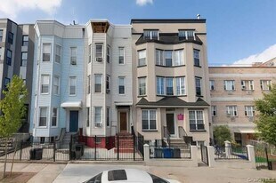 95 Cornelia St in Brooklyn, NY - Building Photo