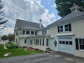 138 High St in Farmington, ME - Building Photo