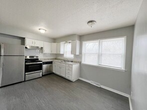 13210 Craig Ave in Grandview, MO - Building Photo - Building Photo