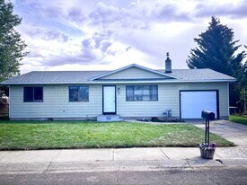 24 Jaxson Dr in Sugar City, ID - Building Photo