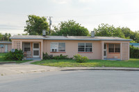 824 Clark Ct in Cocoa, FL - Foto de edificio - Building Photo