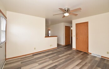 3042 Hamlin Ave in Mount Pleasant, WI - Building Photo - Building Photo