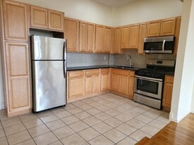 330 Broadway, Unit 3