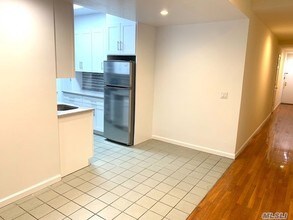 65 Lincoln Blvd-Unit -C12 in Long Beach, NY - Building Photo - Building Photo