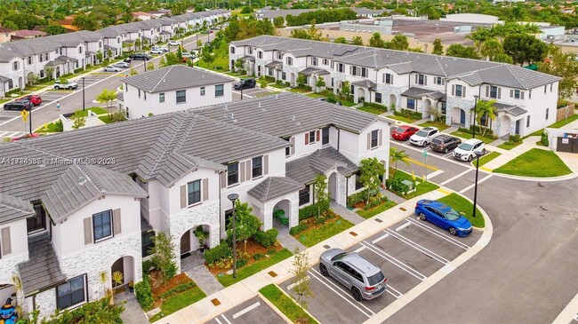 14807 SW 183rd Ter in Miami, FL - Building Photo - Building Photo