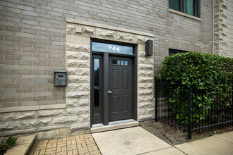 744 N Willard Ct in Chicago, IL - Building Photo - Building Photo