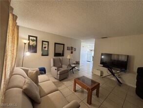 1342 SE 2nd Ave in Cape Coral, FL - Building Photo - Building Photo