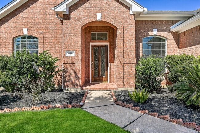 16814 Tower Ridge in Friendswood, TX - Building Photo - Building Photo
