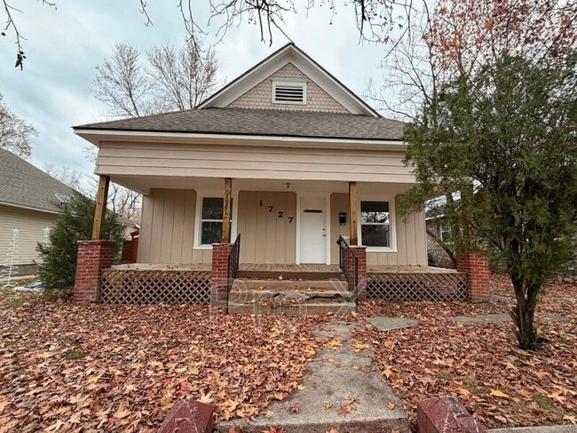 1727 S Empire Ave in Joplin, MO - Foto de edificio - Building Photo