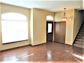 613 Doral Ln in North Aurora, IL - Building Photo - Building Photo