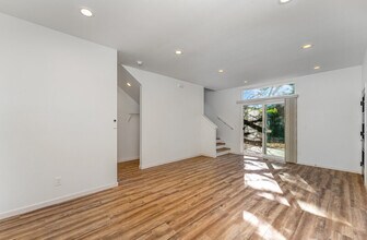 9217 Evanston Ave N in Seattle, WA - Building Photo - Building Photo