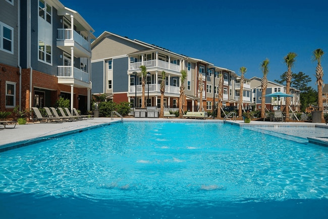 Parkside at the Highlands Apartments in Savannah, GA - Building Photo - Building Photo