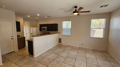 115 Cable View Ave in Henderson, NV - Building Photo - Building Photo