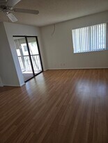 3372 Perimeter Dr in Greenacres, FL - Building Photo