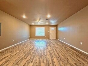 2221 E Main St in Lubbock, TX - Building Photo - Building Photo