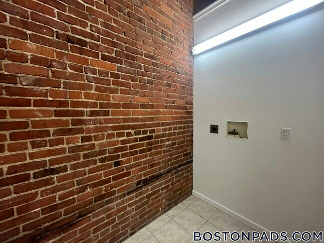 254 Friend St in Boston, MA - Foto de edificio - Building Photo