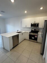 136 SW 184th Way in Pembroke Pines, FL - Building Photo - Building Photo