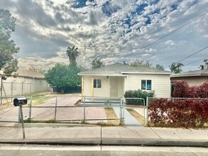 426 Vineyard Ave in Madera, CA - Building Photo - Building Photo