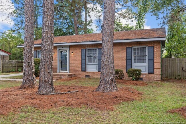 412 Morley Dr in Fayetteville, NC - Building Photo - Building Photo