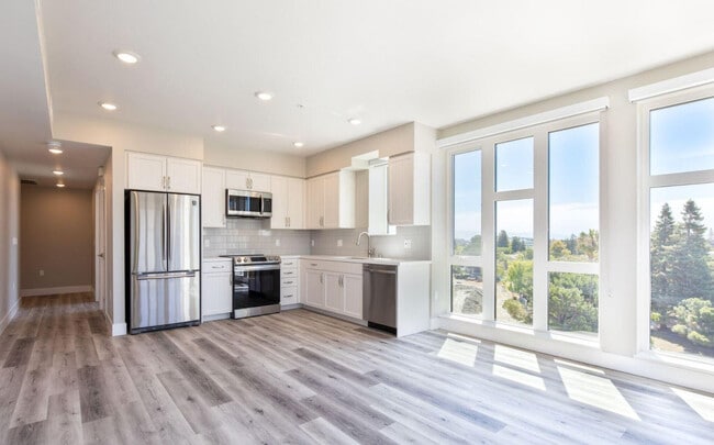 1250 Lakeside Dr in Sunnyvale, CA - Building Photo - Building Photo