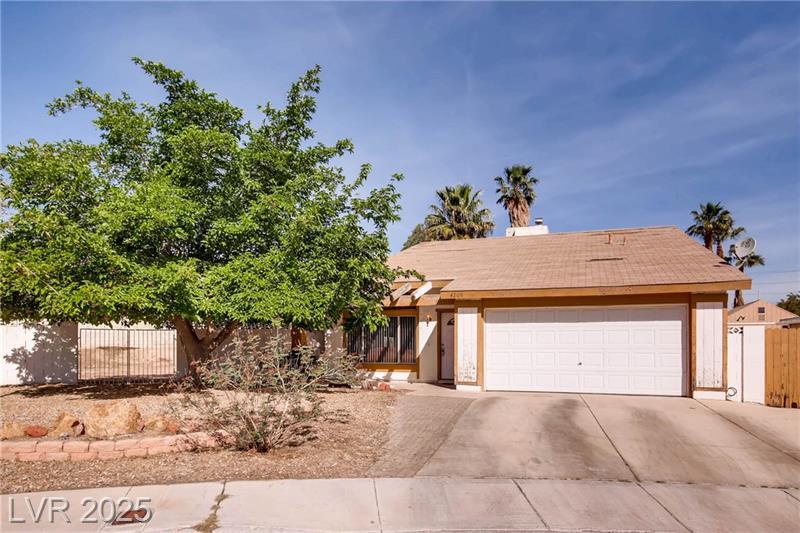 4205 Newhaven Dr in Las Vegas, NV - Building Photo