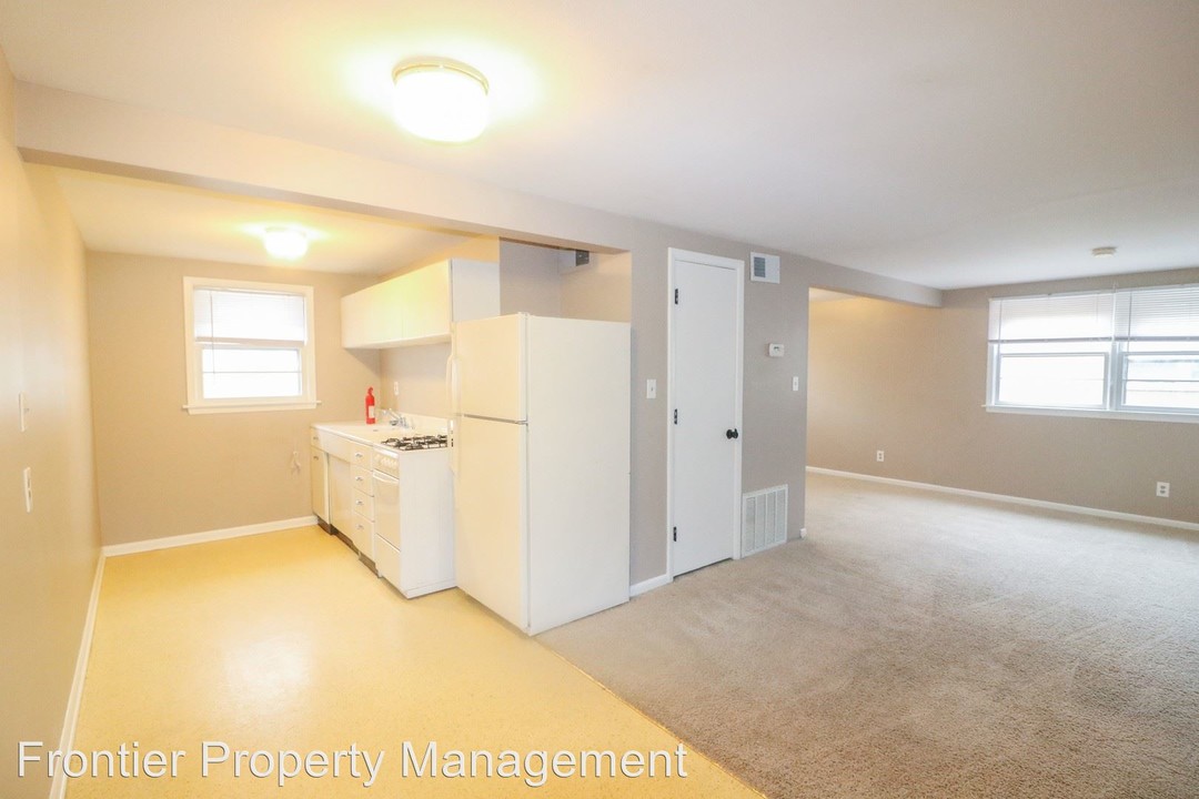 2102 Sloan St in Manhattan, KS - Building Photo