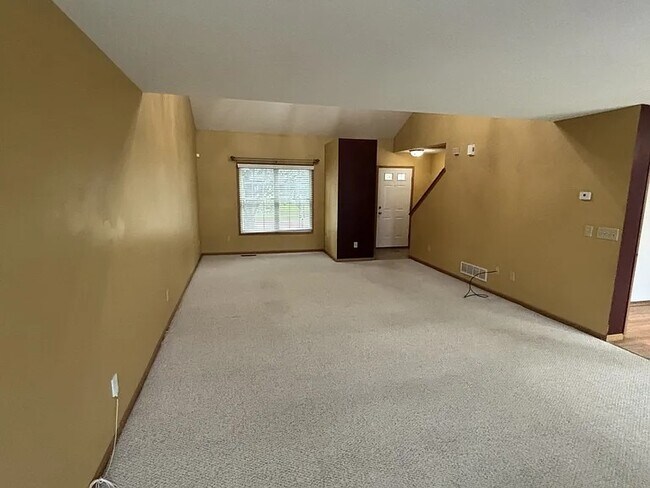 8629 Fernbrook Dr in Lewis Center, OH - Building Photo - Building Photo