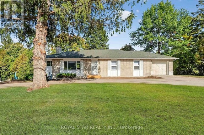 10 Delong Dr in Ottawa, ON - Building Photo - Building Photo