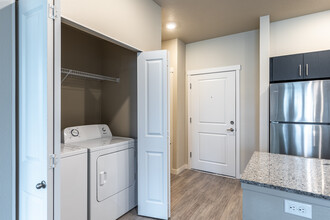 Abbey Creek Apartment Homes in Portland, OR - Building Photo - Interior Photo