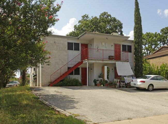 Pioneer Apartments in Austin, TX - Building Photo - Building Photo