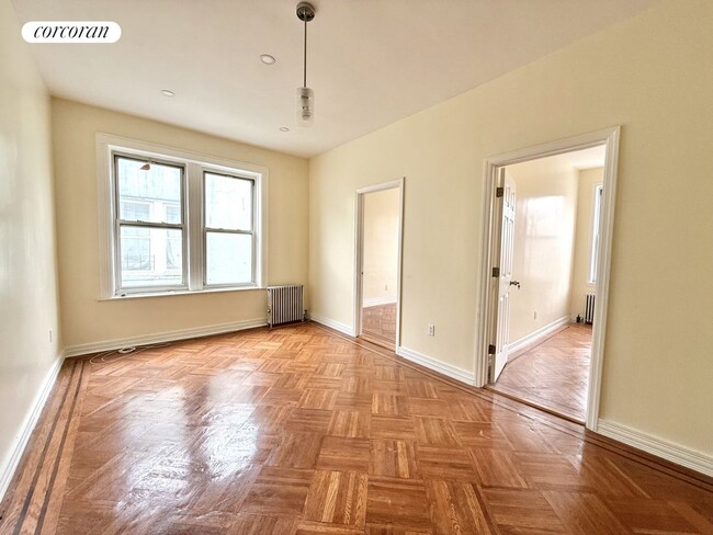 property at 1416 E 2nd St