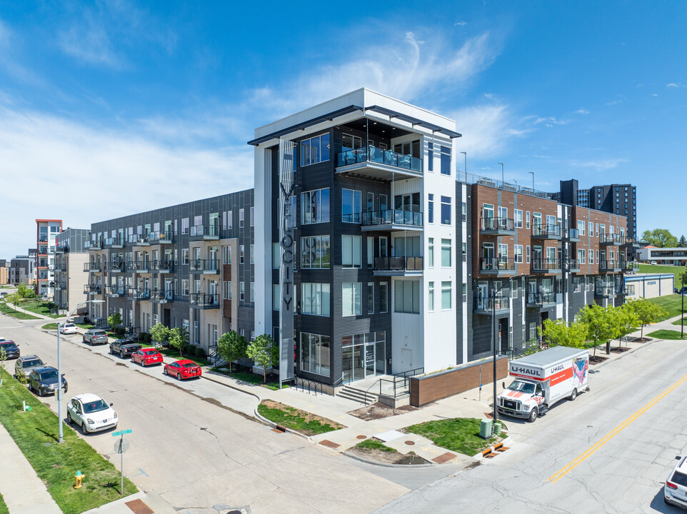 Velocity Apartments in Des Moines, IA - Building Photo