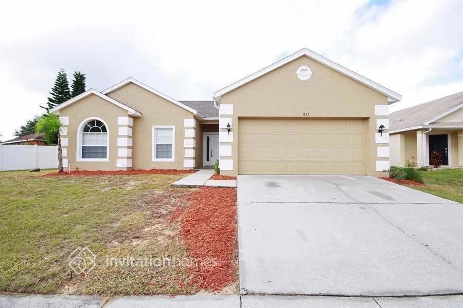 855 Berwick Dr in Davenport, FL - Building Photo