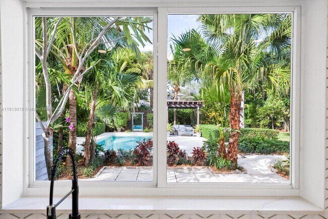 863 NE 90th St in Miami, FL - Building Photo - Building Photo