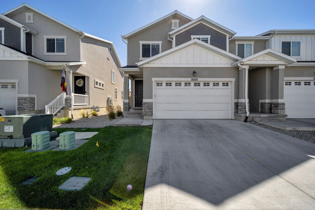 14550 S Quiet Shade Dr in Herriman, UT - Building Photo
