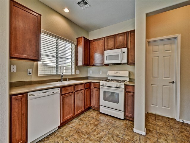 14241 W Port Royale Ln in Surprise, AZ - Building Photo - Building Photo