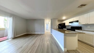 1400 Gandy Blvd N in St. Petersburg, FL - Building Photo - Building Photo