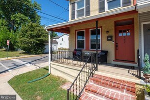 701 E Barnard St in West Chester, PA - Building Photo