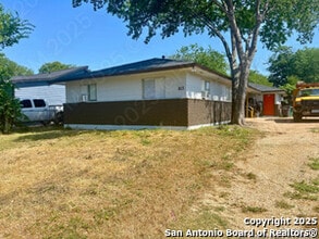 813 John Adams Dr in San Antonio, TX - Building Photo - Building Photo