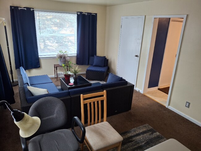 8317 W Dana St, Unit 8317 in Milwaukee, WI - Building Photo - Building Photo