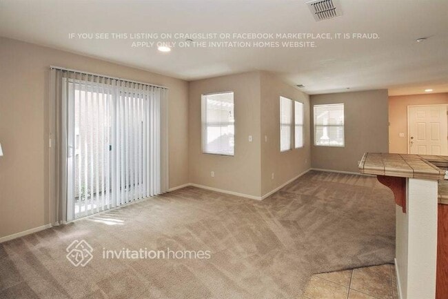 73 Roadrunner St in Brentwood, CA - Building Photo - Building Photo