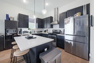 5820 Sutherlin Rd in Austin, TX - Building Photo - Building Photo