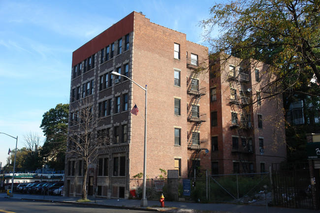 564 S Broadway in Yonkers, NY - Building Photo - Building Photo