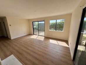 7904 Caminito Dia, Unit 3 in San Diego, CA - Building Photo - Building Photo