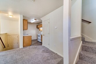 168-170 Dorman Ave in Yuba City, CA - Building Photo - Building Photo
