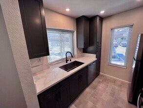 10734 Dabney Dr in San Diego, CA - Building Photo - Building Photo