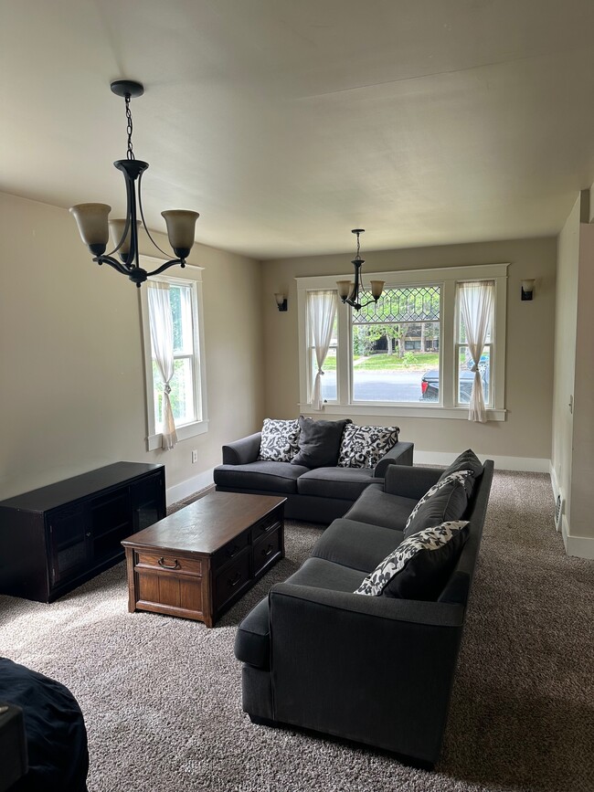 518 E Augusta Ave in Spokane, WA - Building Photo - Building Photo