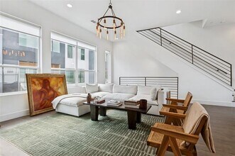 2319 Kirby St in Dallas, TX - Building Photo - Building Photo