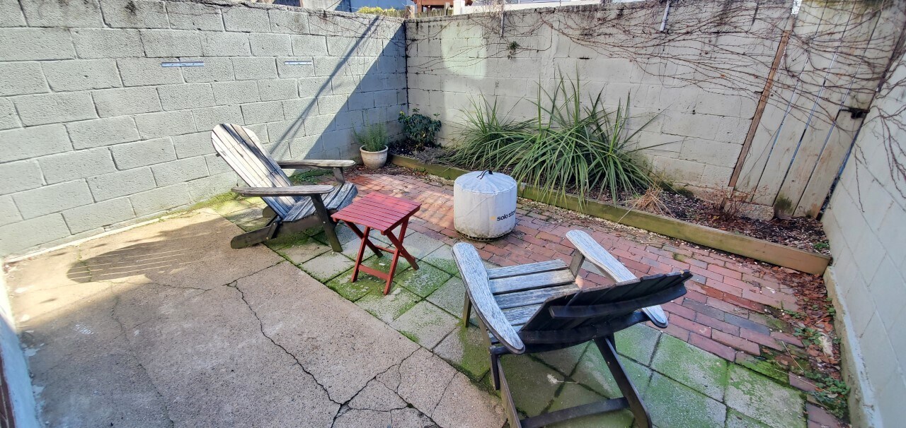 1818 Montrose St in Philadelphia, PA - Foto de edificio